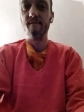 yannux23cm online show from February 15, 2026, 2:49 pm