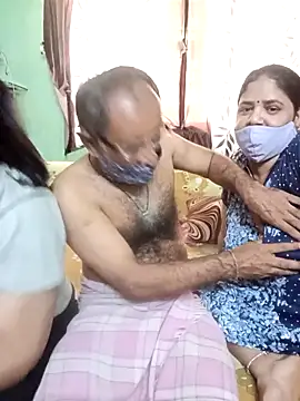 HoneyHush online show from March 12, 2026, 9:35 am