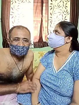 HoneyHush online show from February 11, 2026, 11:43 am