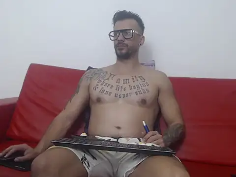 RyanxCole online show from April 22, 2026, 10:11 am