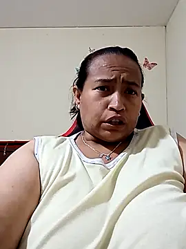 Snapshot of BustySexy_Nataly chatting on May 4, 2026, 5:44 am BustySexy Nataly online show from May 4, 2026, 5:44 am