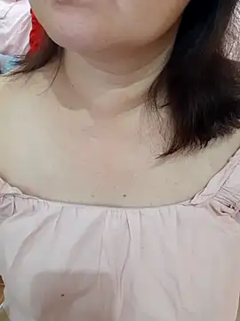 Yummyamasha online show from May 9, 2026, 1:36 pm