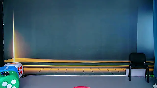 Snapshot of LingDa-001 chatting on April 4, 2026, 1:39 pm LingDa-001 online show from April 4, 2026, 1:39 pm