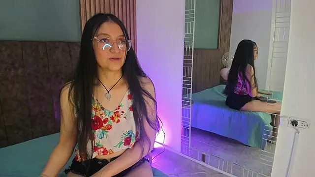 HannaWen  online show from February 21, 2026, 8:00 pm