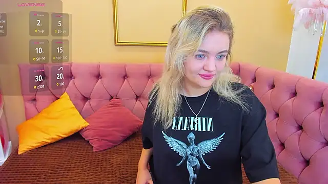 KatieBlossom  online show from February 4, 2026, 1:33 am