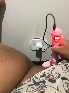 umaputade25 online show from February 1, 2026, 10:24 am