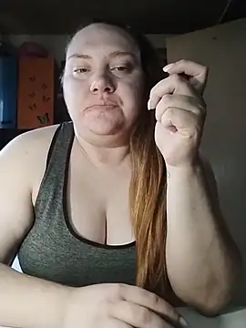 Snapshot of MaryShiny_ chatting on April 12, 2026, 11:02 am MaryShiny online show from April 12, 2026, 11:02 am