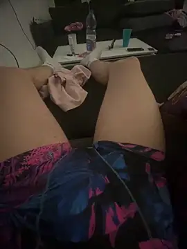 Snapshot of leh31l chatting on March 20, 2026, 11:39 pm leh31l online show from March 20, 2026, 11:39 pm