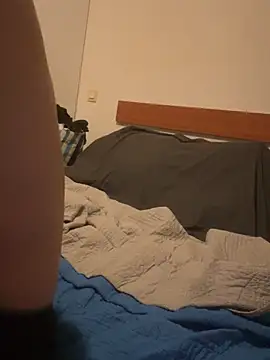 Snapshot of leh31l chatting on March 6, 2026, 8:59 pm leh31l online show from March 6, 2026, 8:59 pm