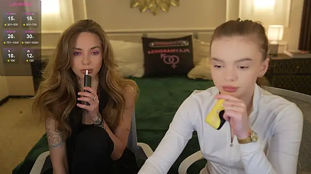 Snapshot of Zlata_Sky chatting on February 19, 2026, 3:53 pm Zlata Sky online show from February 19, 2026, 3:53 pm