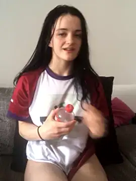 Snapshot of LeonieClaire chatting on March 20, 2026, 11:11 am LeonieClaire online show from March 20, 2026, 11:11 am