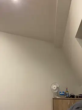 Snapshot of LeonieClaire chatting on February 10, 2026, 10:09 pm LeonieClaire online show from February 10, 2026, 10:09 pm