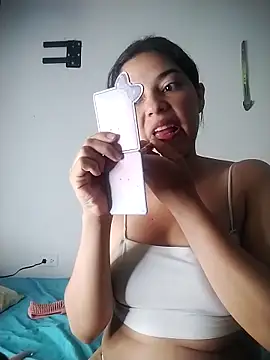 Rosmery100 online show from February 4, 2026, 2:01 pm