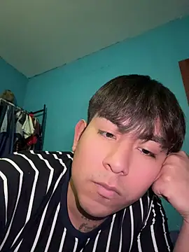 Snapshot of Aquiles69xx chatting on June 18, 2026, 2:43 am Aquiles69xx online show from June 18, 2026, 2:43 am
