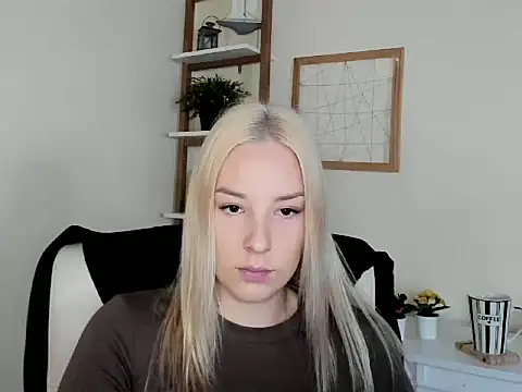 VelvetAngela online show from February 6, 2026, 7:04 am