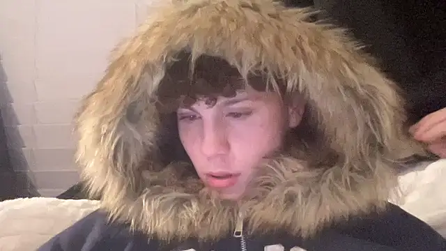 skinnytwinkk online show from February 6, 2026, 3:24 am