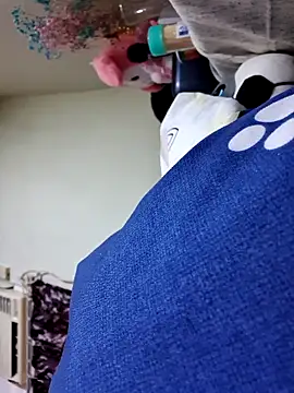 yennguyenbg online show from February 2, 2026, 1:26 am