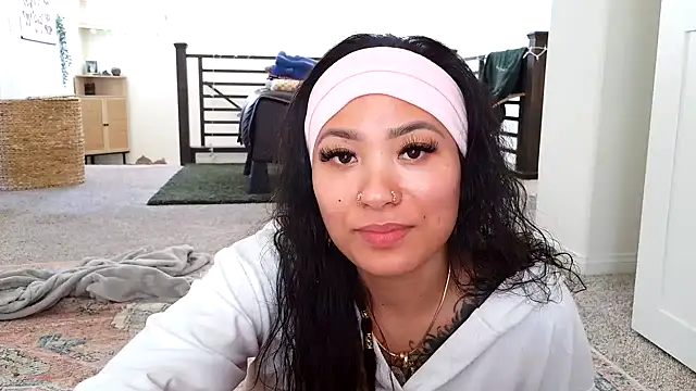 222goddess444you online show from April 22, 2026, 9:10 pm