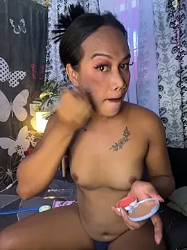 Queen-barbie online show from May 7, 2026, 3:44 am