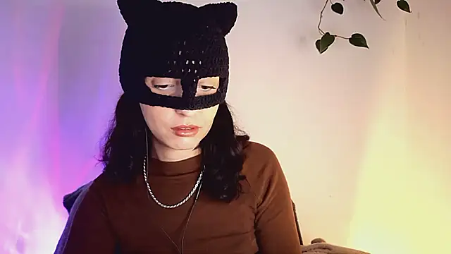 Onirica L online show from July 9, 2026, 9:03 pm