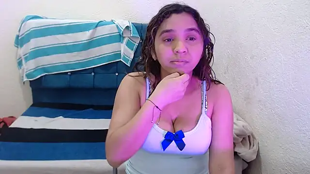 miiia perez online show from February 11, 2026, 4:18 pm