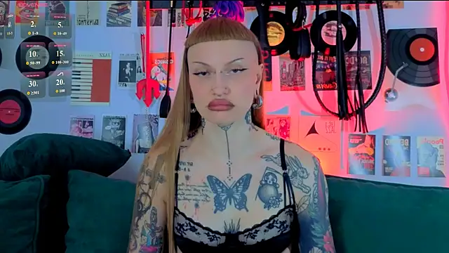 Snapshot of SugarSoot chatting on July 20, 2026, 5:37 am SugarSoot online show from July 20, 2026, 5:37 am