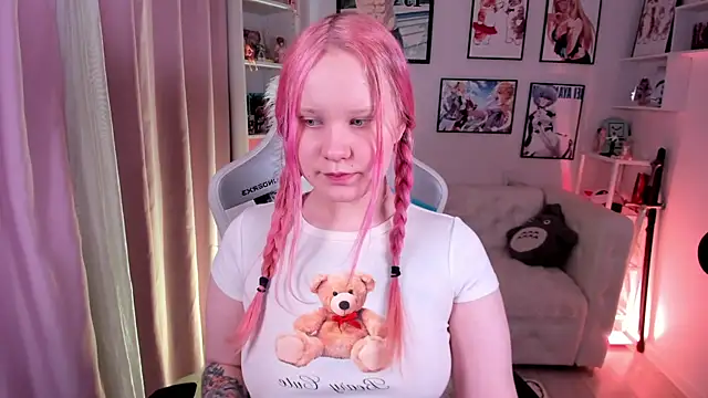 AnnieVibe online show from March 3, 2026, 5:31 pm