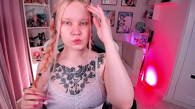 AnnieVibe online show from April 22, 2026, 5:31 pm