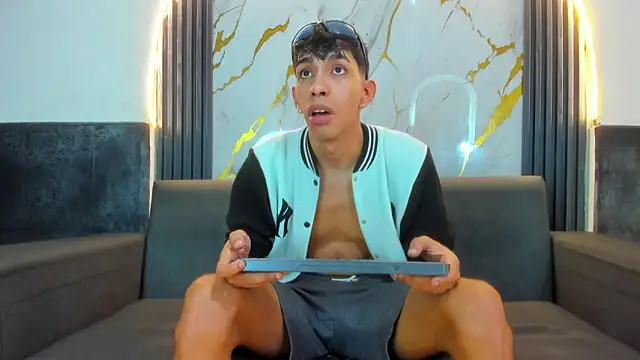 Snapshot of biig_boy chatting on February 11, 2026, 8:31 pm biig boy online show from February 11, 2026, 8:31 pm