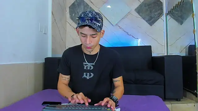 Snapshot of biig_boy chatting on March 9, 2026, 8:12 pm biig boy online show from March 9, 2026, 8:12 pm