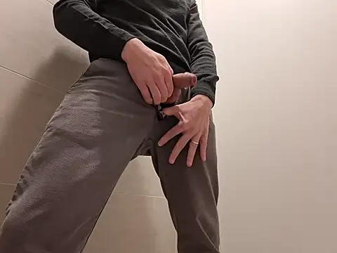 Luca282828 online show from March 13, 2026, 9:03 am