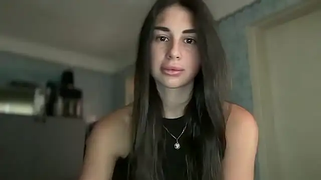 LiluMartiznir online show from August 6, 2026, 5:46 am