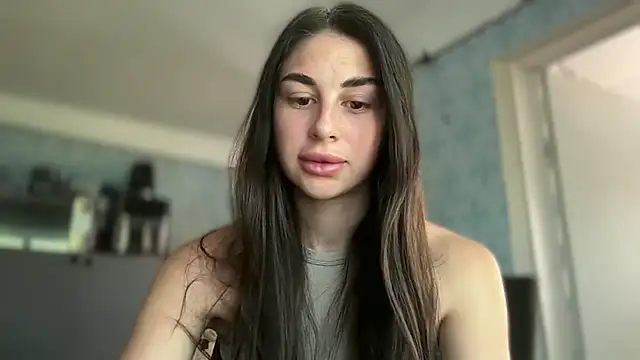 LiluMartiznir online show from August 5, 2026, 7:46 am