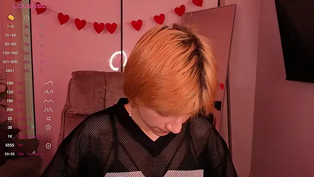 Snapshot of AutumnWhisper chatting on April 9, 2026, 4:24 pm AutumnWhisper online show from April 9, 2026, 4:24 pm