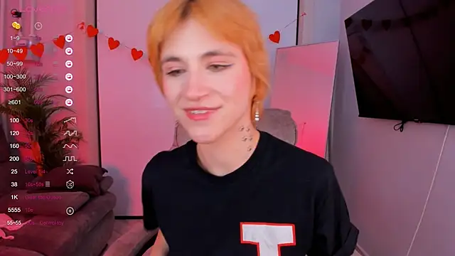 Snapshot of AutumnWhisper chatting on April 8, 2026, 3:35 pm AutumnWhisper online show from April 8, 2026, 3:35 pm