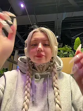 Chiibi online show from February 17, 2026, 10:01 am