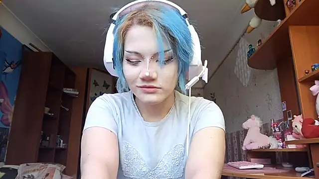 KathernSaulters online show from February 10, 2026, 6:01 am