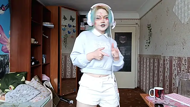 KathernSaulters online show from February 20, 2026, 6:48 am