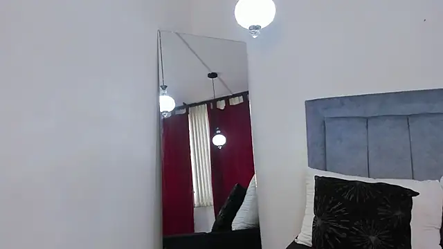Snapshot of Atenis_thompson chatting on June 5, 2026, 7:08 pm Atenis thompson online show from June 5, 2026, 7:08 pm