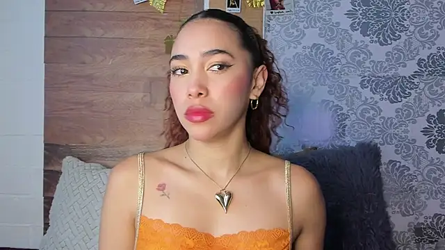 LiaHansson00 online show from April 29, 2026, 4:11 pm