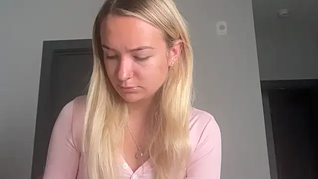 kelseyblu online show from May 8, 2026, 12:47 am