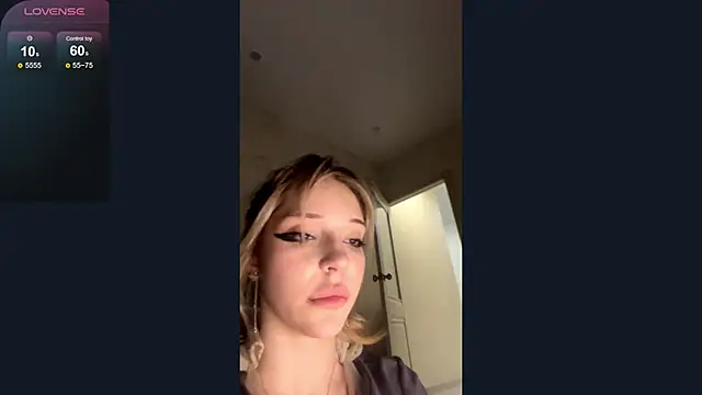 ViolaFaa online show from April 30, 2026, 8:57 pm