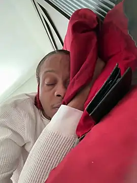 Suavea757 online show from February 1, 2026, 7:01 pm