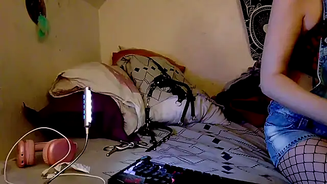 TwoSEXaddicts online show from May 6, 2026, 1:48 pm