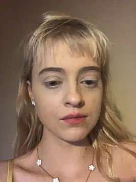 KiwiDreamy1 online show from February 5, 2026, 2:07 am