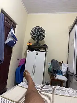 Snapshot of morenominas01 chatting on February 16, 2026, 10:51 pm morenominas01 online show from February 16, 2026, 10:51 pm