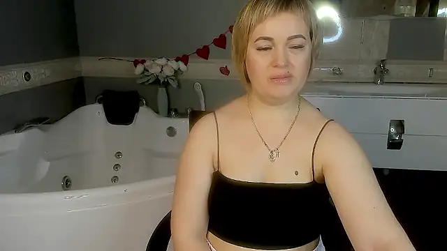 Snapshot of MaryClars chatting on March 10, 2026, 6:28 am MaryClars online show from March 10, 2026, 6:28 am