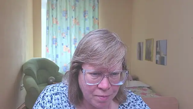 Snapshot of Emma_Eclipsee chatting on May 10, 2026, 11:25 am Emma Eclipsee online show from May 10, 2026, 11:25 am