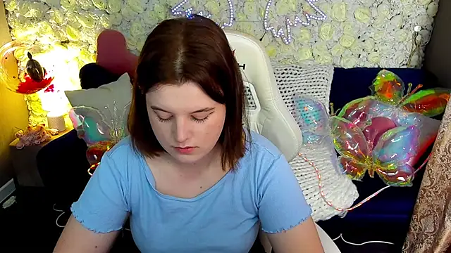 KristiFoxy online show from April 1, 2026, 5:42 am