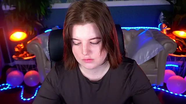 KristiFoxy online show from March 6, 2026, 1:28 pm